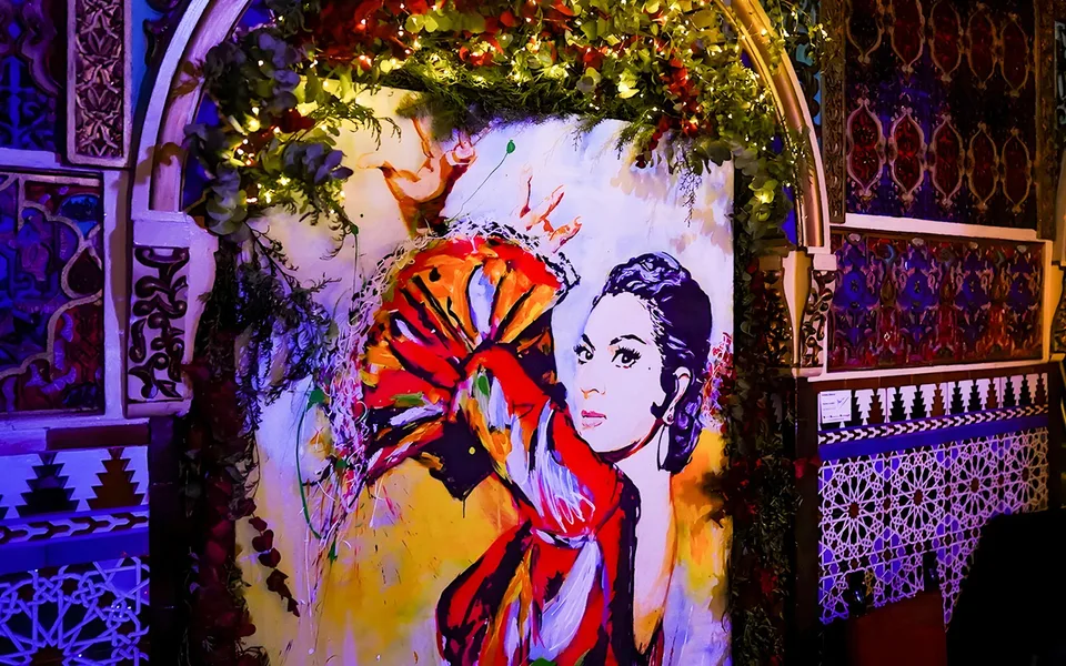 Dekoratives Flamenco‑Bild im Inneren von Torres Bermejas